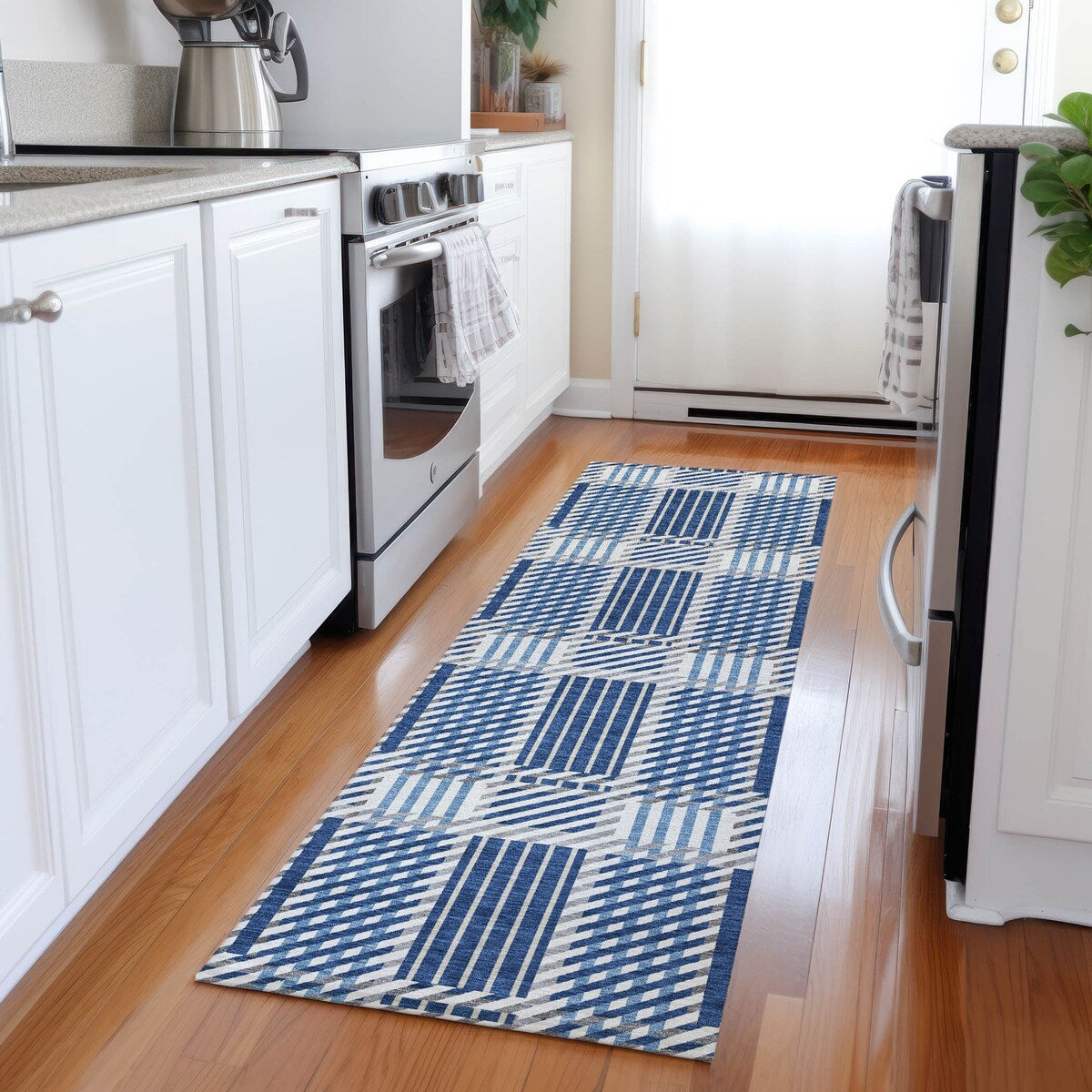 Machine Washable Indoor/ Outdoor Geometric Stripe Chantille Rug