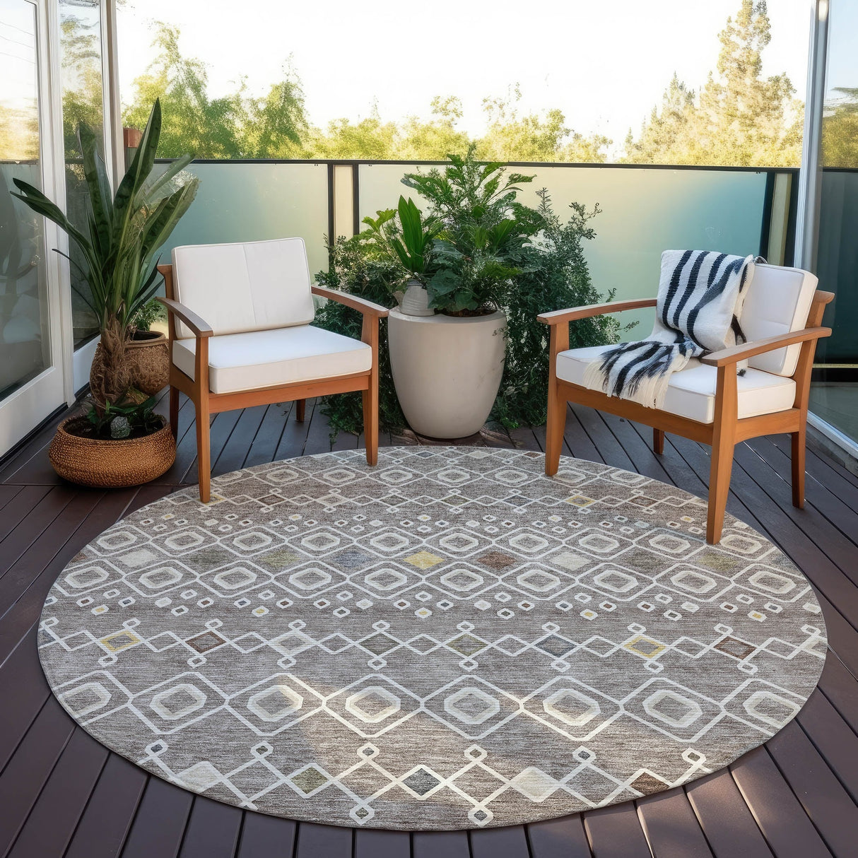 Machine Washable Indoor/ Outdoor Global Contempory Chantille Rug
