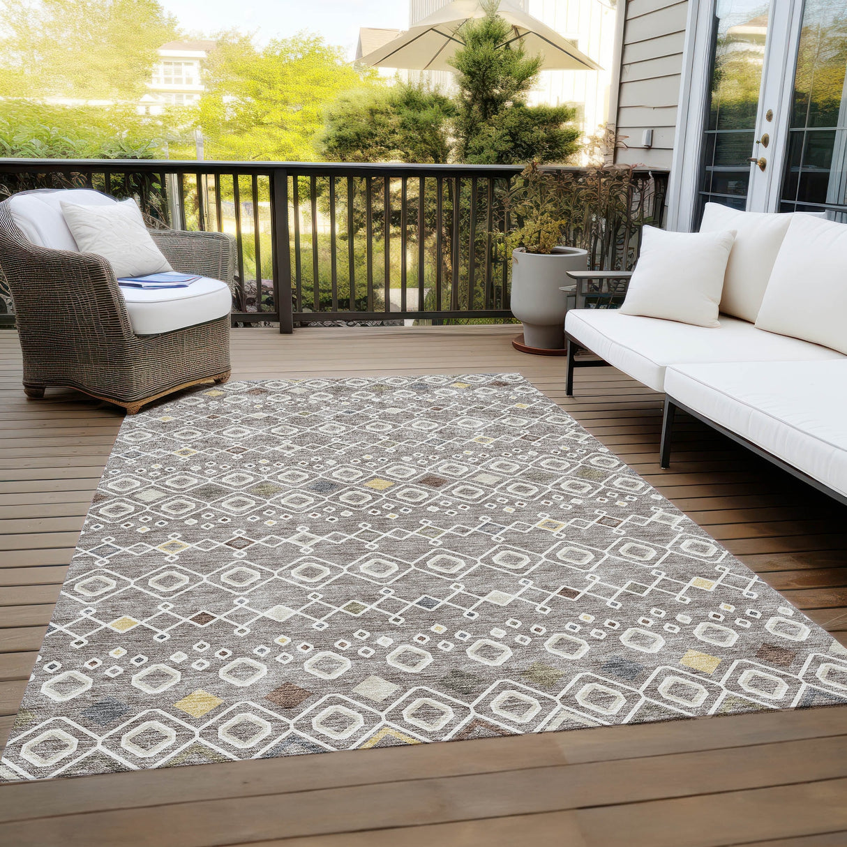 Machine Washable Indoor/ Outdoor Global Contempory Chantille Rug