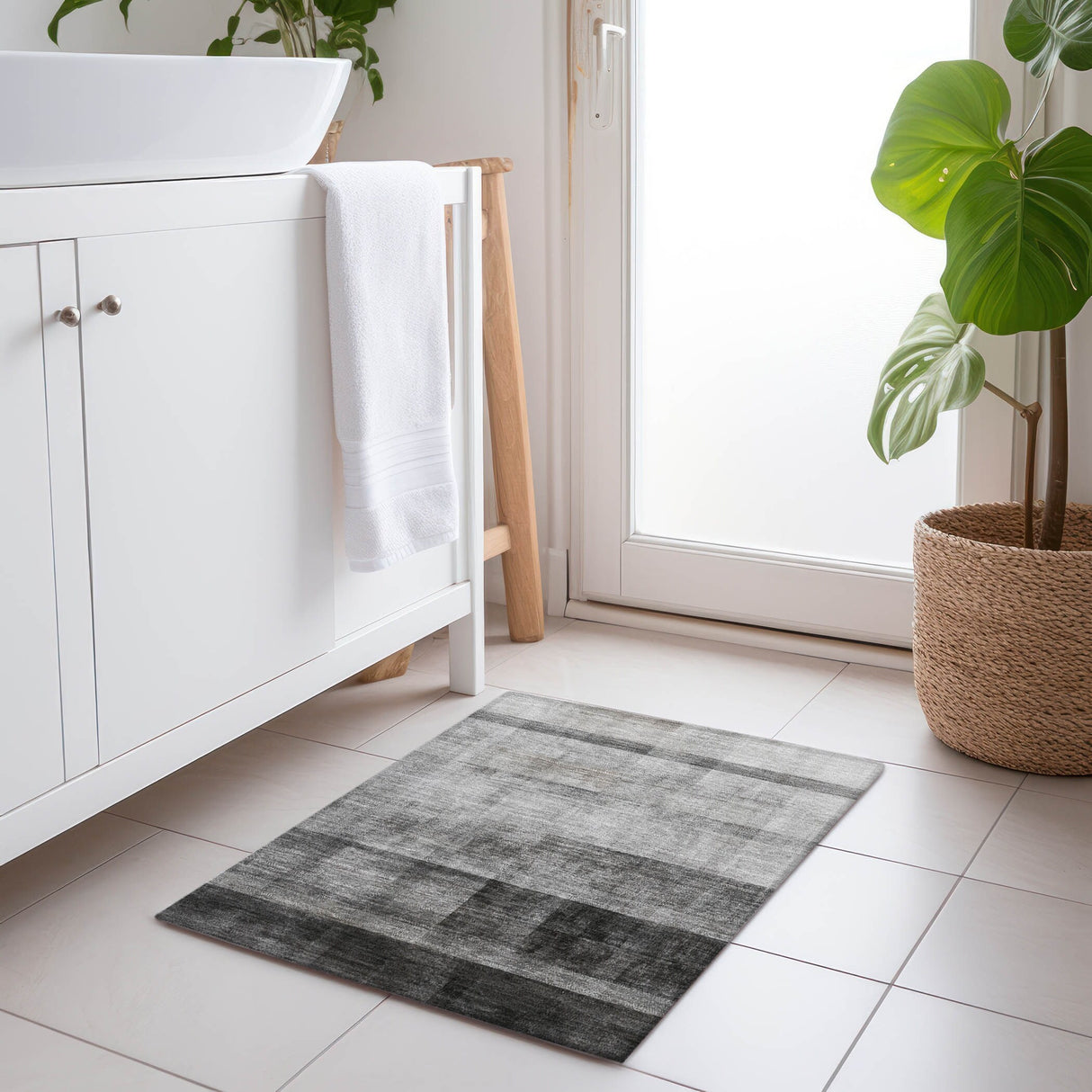 Machine Washable Indoor/ Outdoor Modern Abstract Chantille Rug