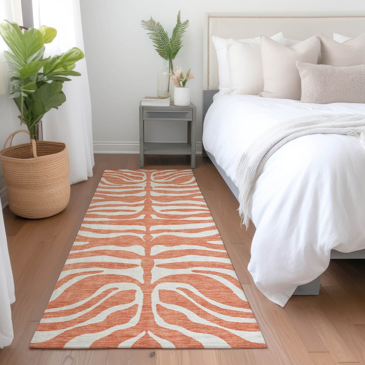 Machine Washable Indoor/ Outdoor Modern Animal Print Chantille Rug