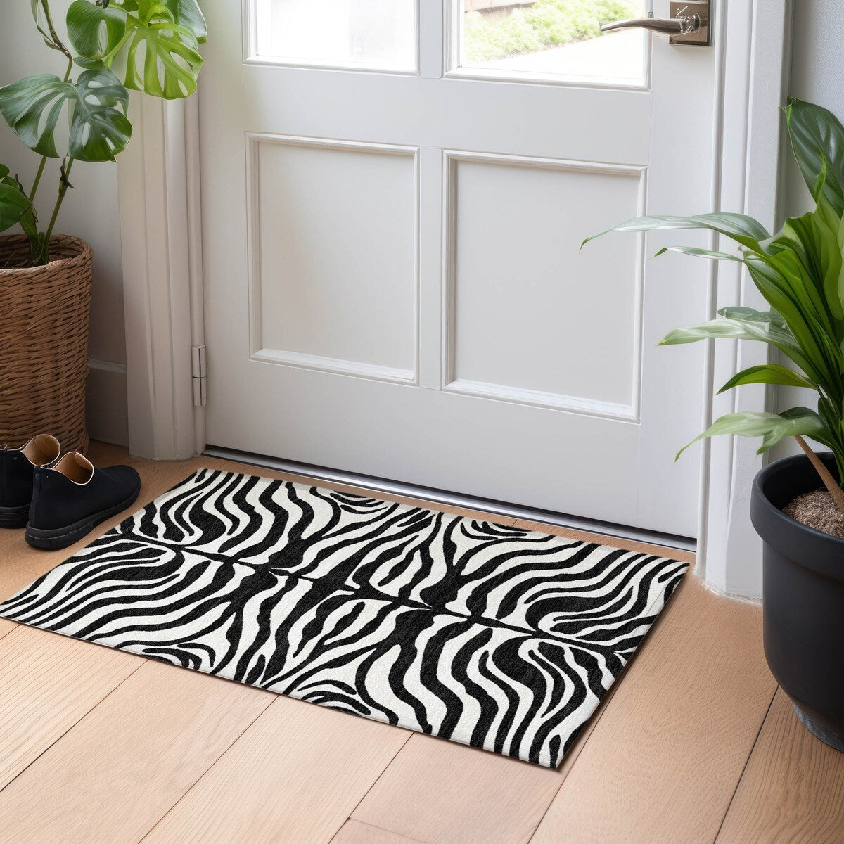 Machine Washable Indoor/ Outdoor Modern Animal Print Chantille Rug