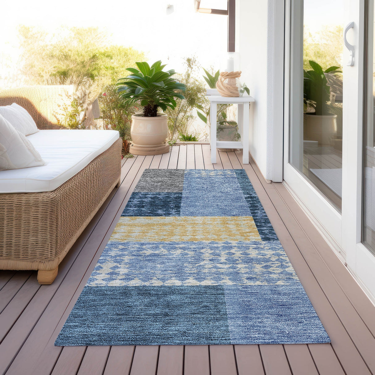 Machine Washable Indoor/ Outdoor Modern Blocks Chantille Rug