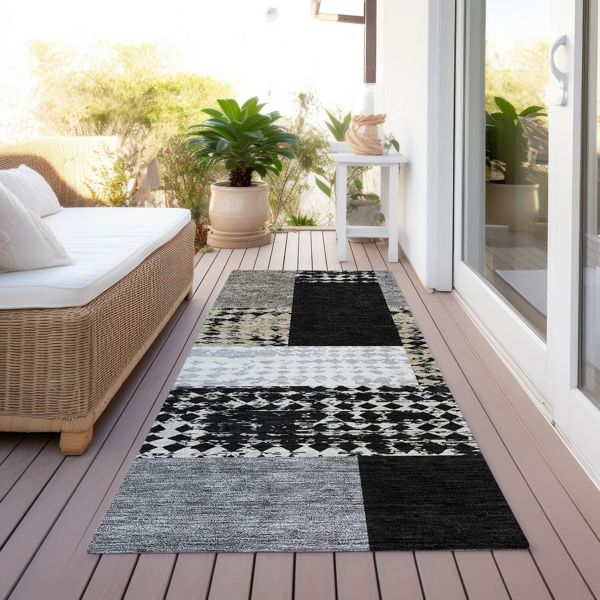 Machine Washable Indoor/ Outdoor Modern Blocks Chantille Rug