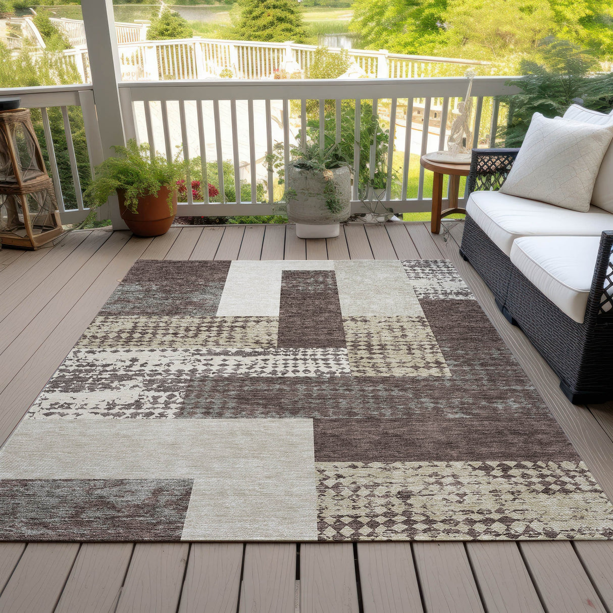 Machine Washable Indoor/ Outdoor Modern Blocks Chantille Rug