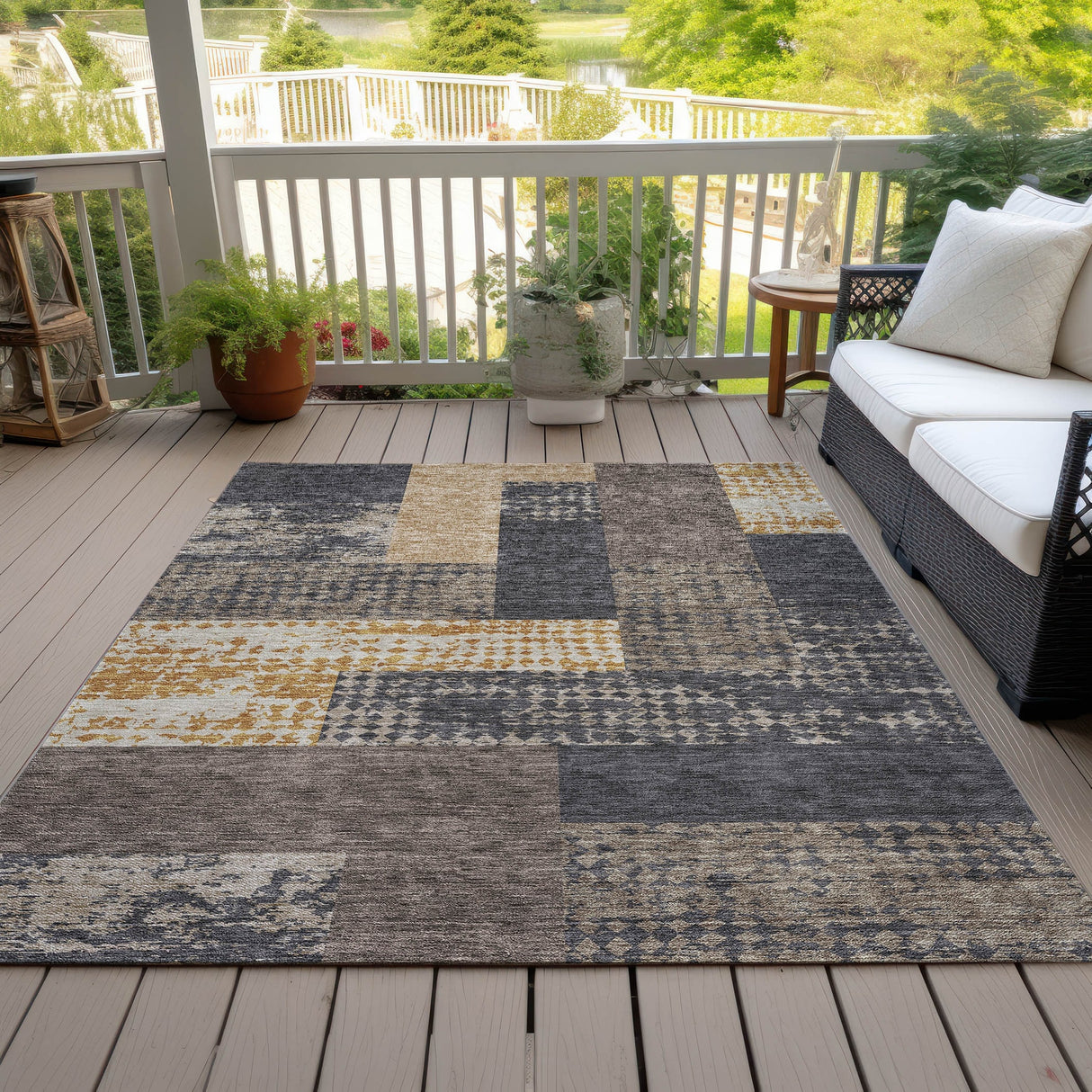 Machine Washable Indoor/ Outdoor Modern Blocks Chantille Rug