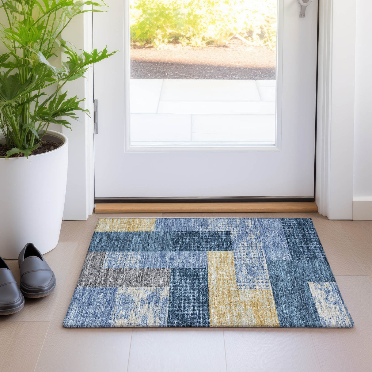 Machine Washable Indoor/ Outdoor Modern Blocks Chantille Rug