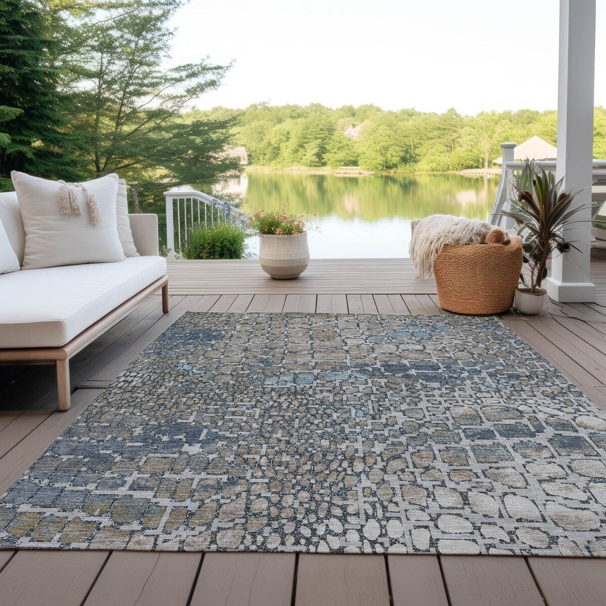 Machine Washable Indoor/ Outdoor Modern Cobble Chantille Rug