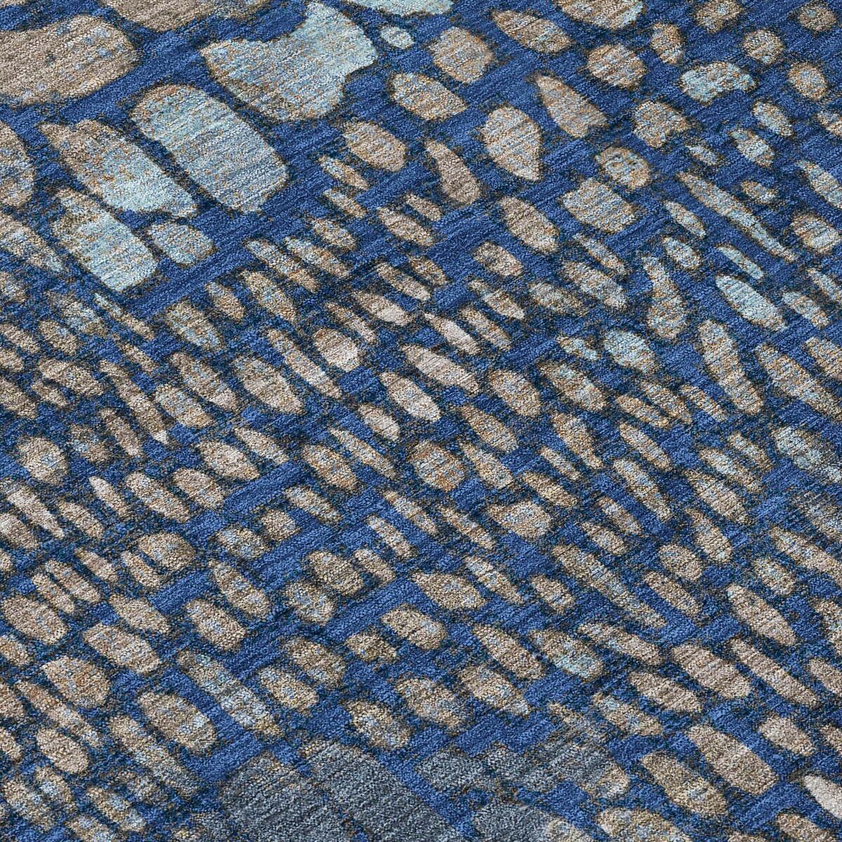 Machine Washable Indoor/ Outdoor Modern Cobble Chantille Rug