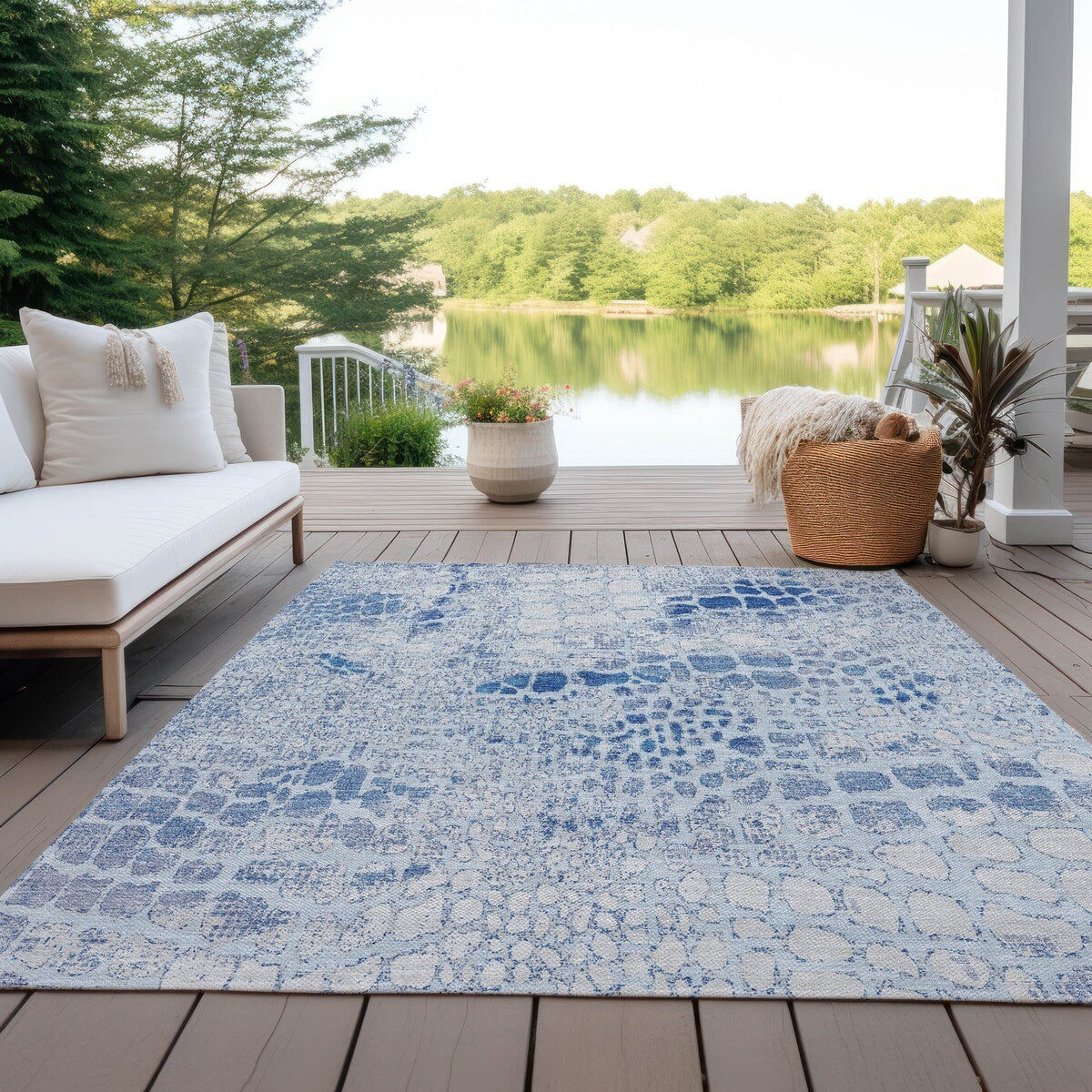 Machine Washable Indoor/ Outdoor Modern Cobble Chantille Rug