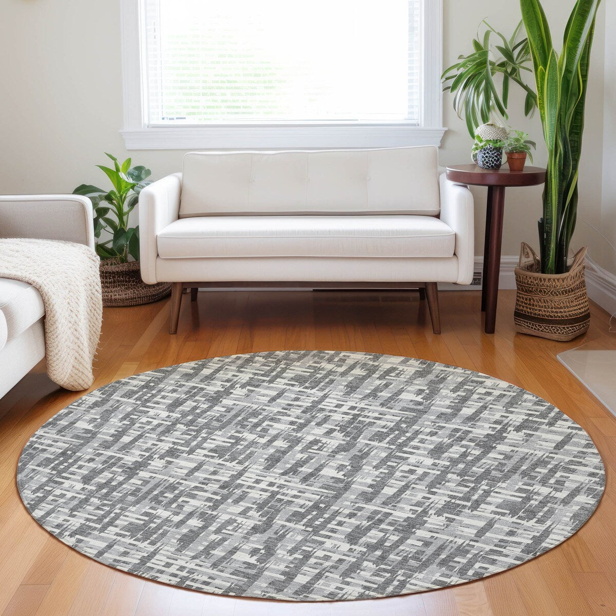 Machine Washable Indoor/ Outdoor Modern Crosshatch Chantille Rug