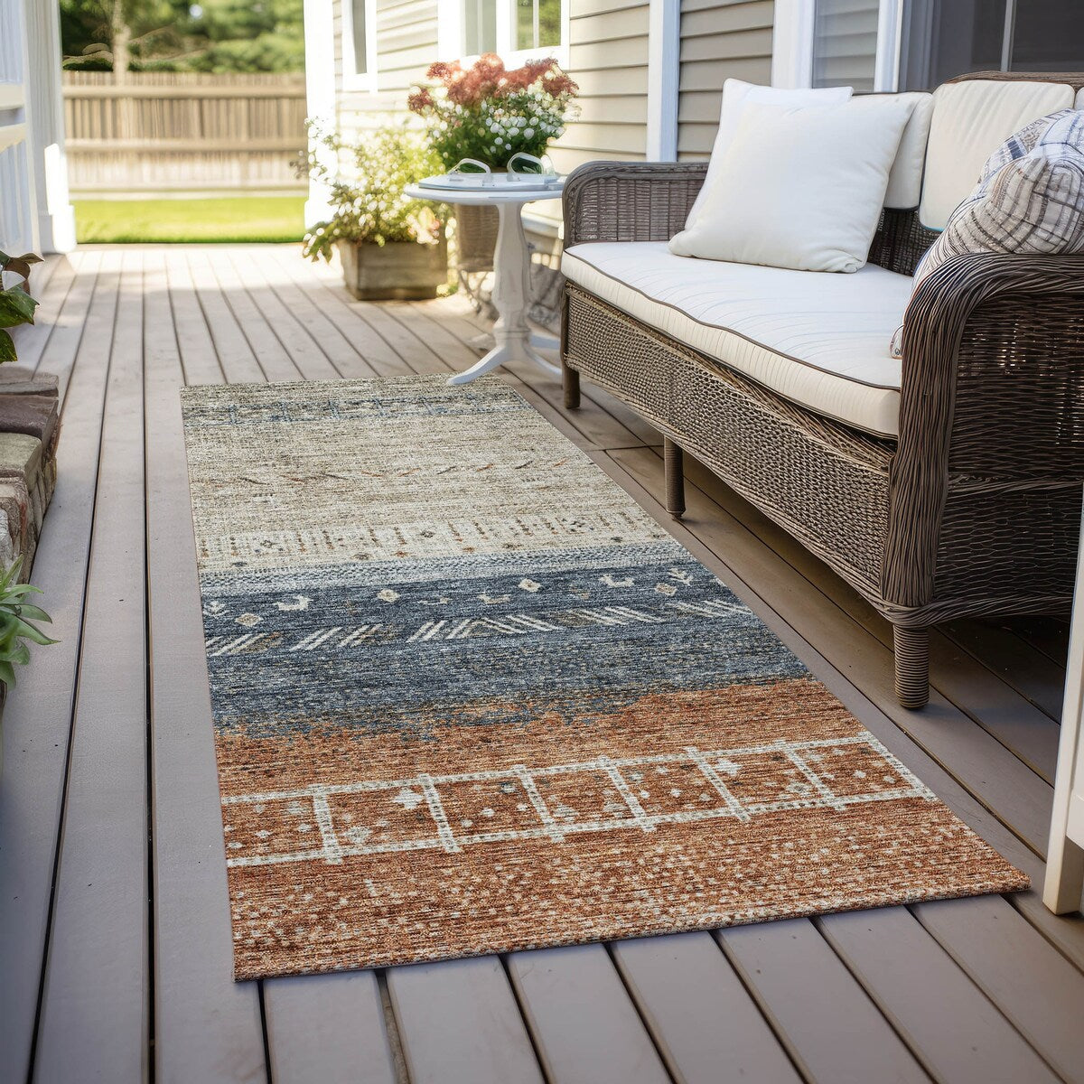 Machine Washable Indoor/ Outdoor Modern Global Chantille Rug