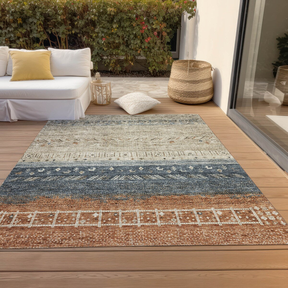 Machine Washable Indoor/ Outdoor Modern Global Chantille Rug
