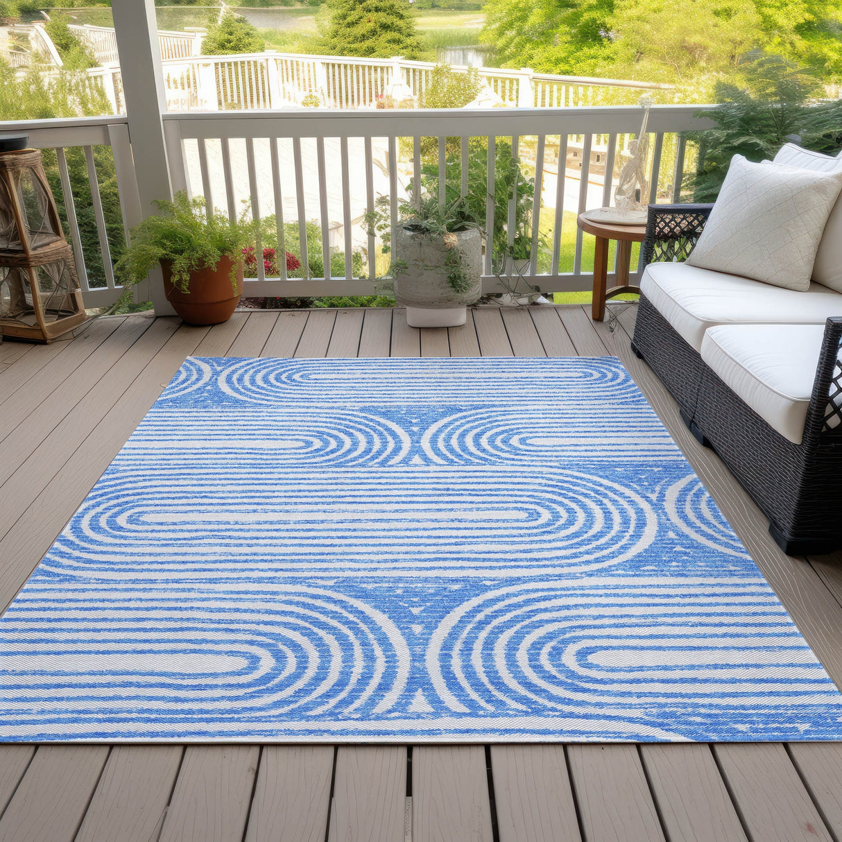 Machine Washable Indoor/ Outdoor Modern Vibes Chantille Rug