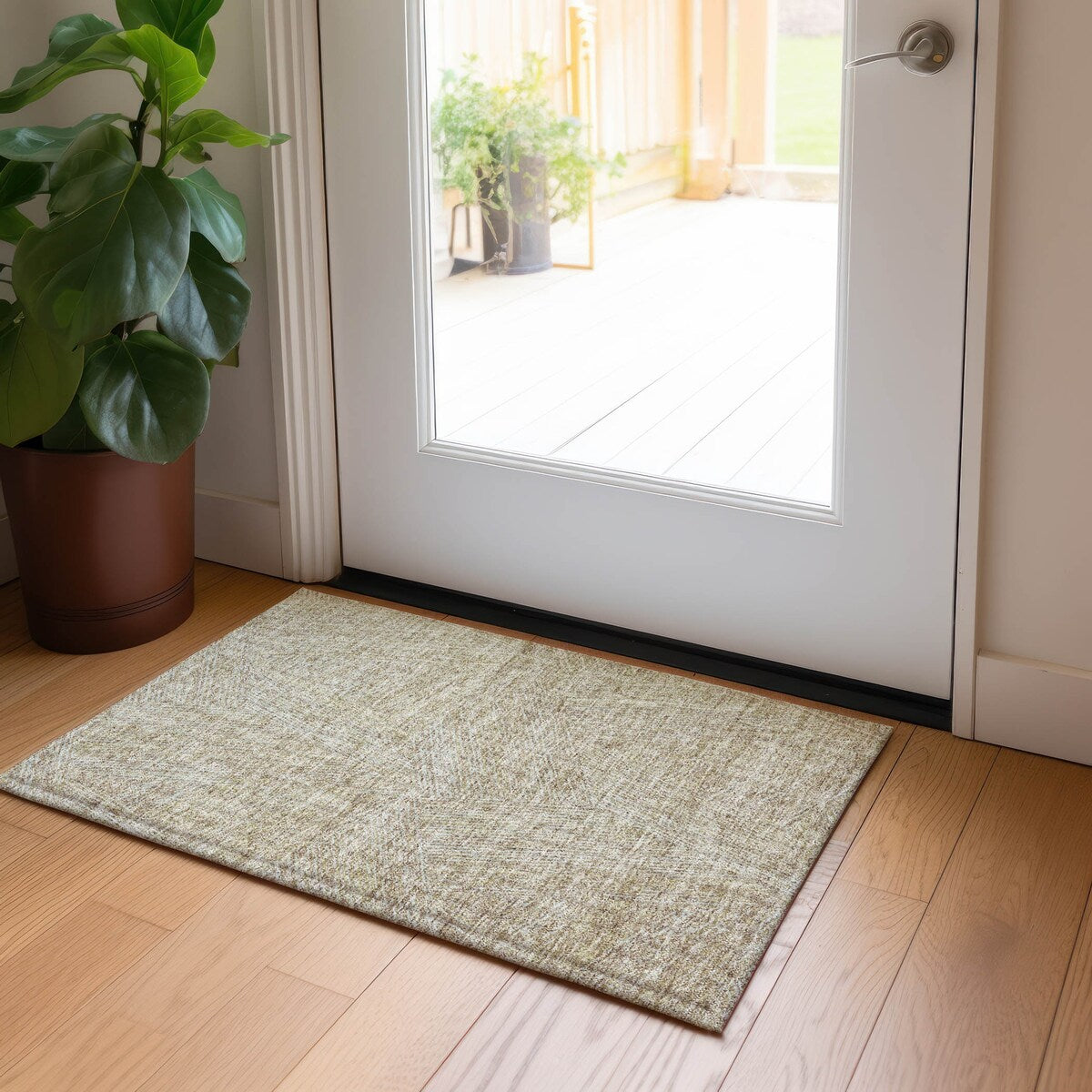 Machine Washable Indoor/ Outdoor Solid Geo Chantille Rug