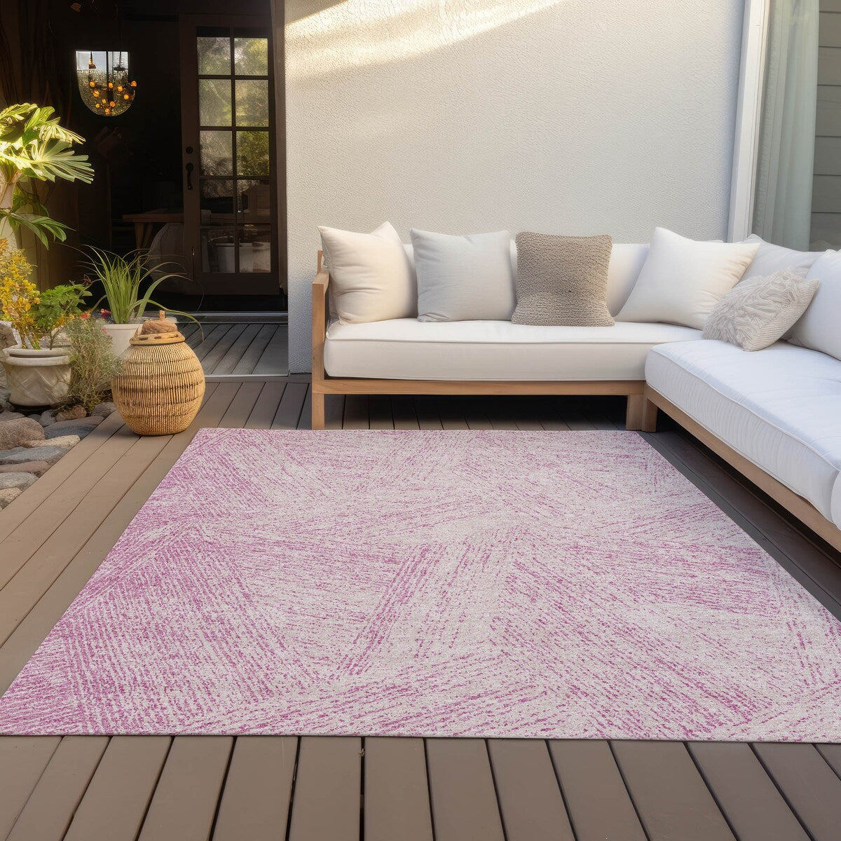 Machine Washable Indoor/ Outdoor Solid Geo Chantille Rug