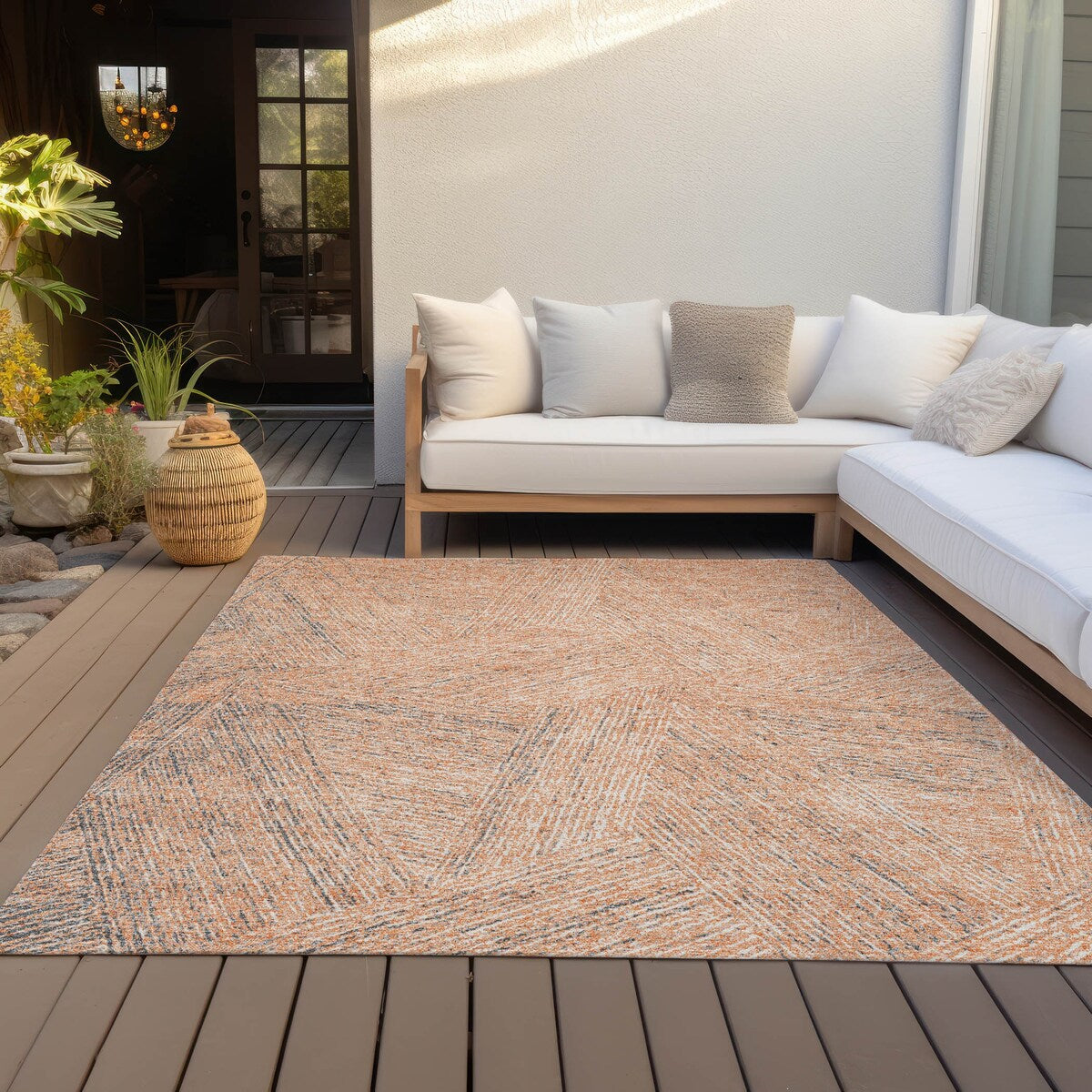 Machine Washable Indoor/ Outdoor Solid Geo Chantille Rug