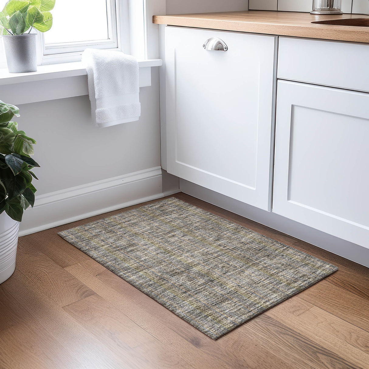 Machine Washable Indoor/ Outdoor Stripe Chantille Rug