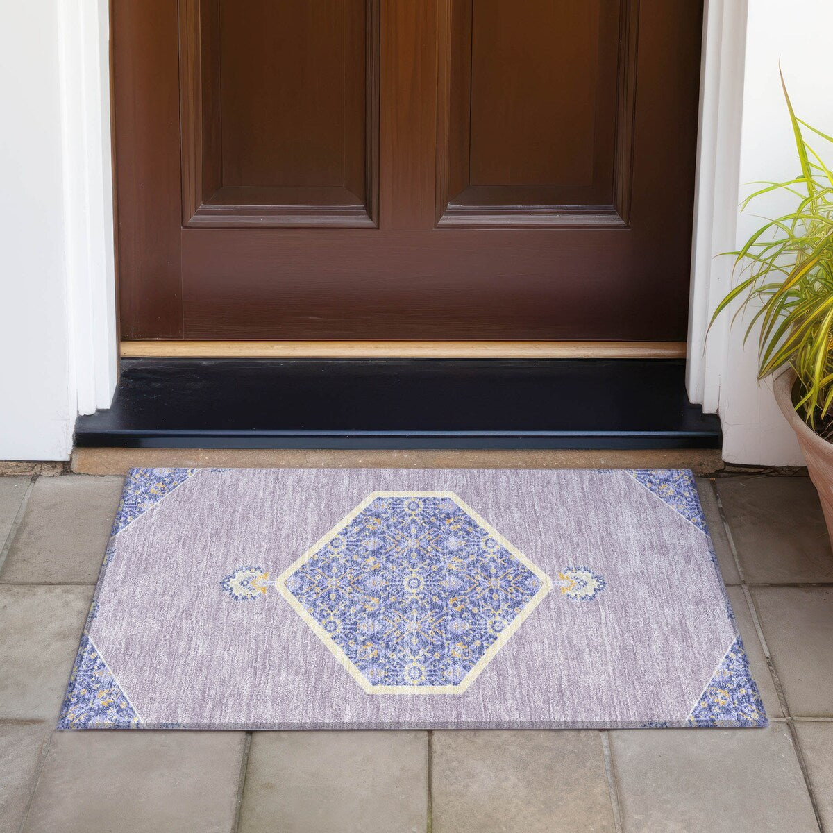 Machine Washable Indoor/ Outdoor Traditional Chantille Rug