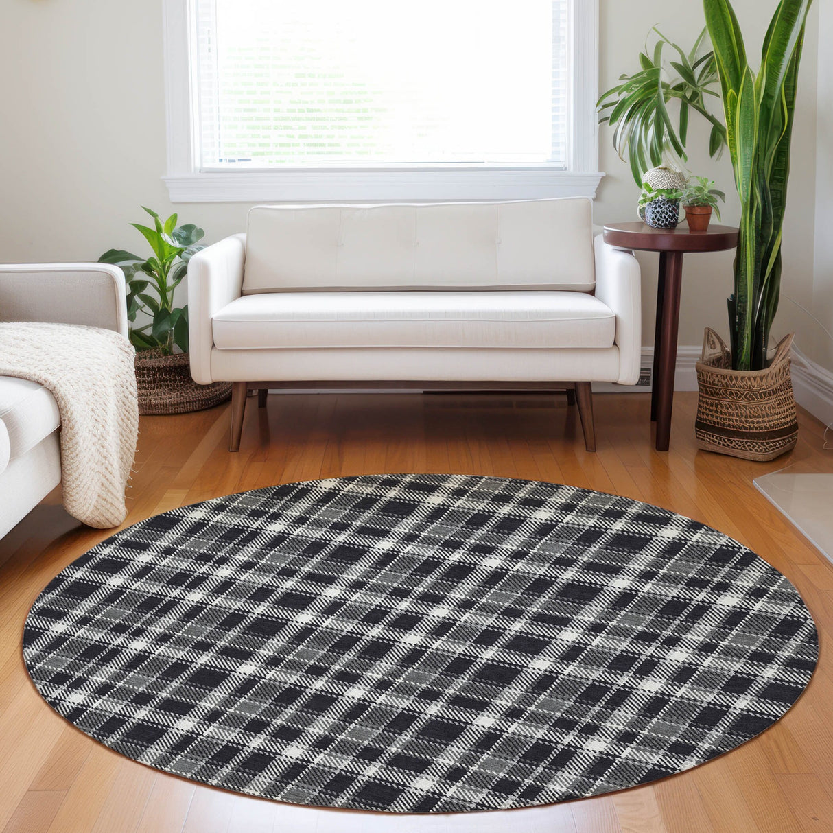 Machine Washable Indoor/ Outdoor Traditional Plaid Chantille Rug