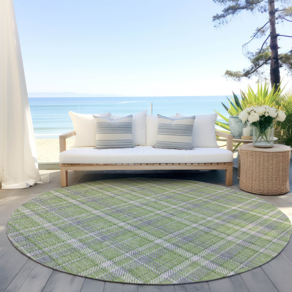 Machine Washable Indoor/ Outdoor Traditional Plaid Chantille Rug