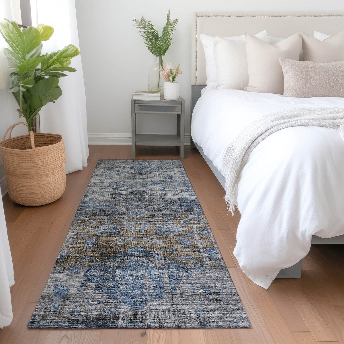 Machine Washable Indoor/ Outdoor Vintage Traditional Chantille Rug