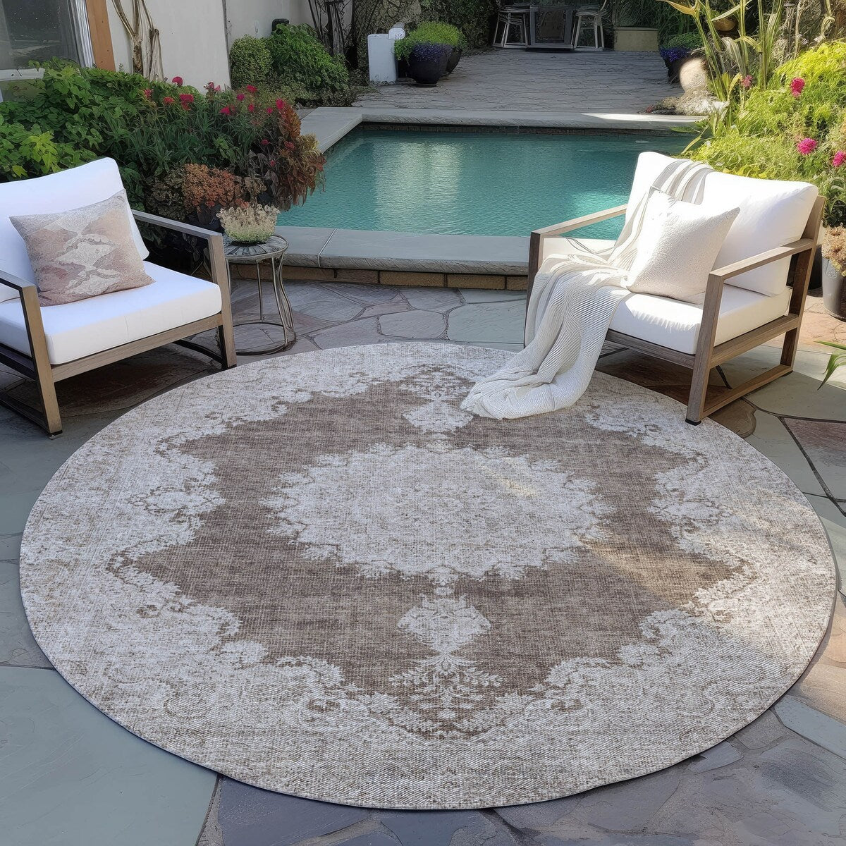 Machine Washable Indoor/ Outdoor Vintage Traditional Chantille Rug