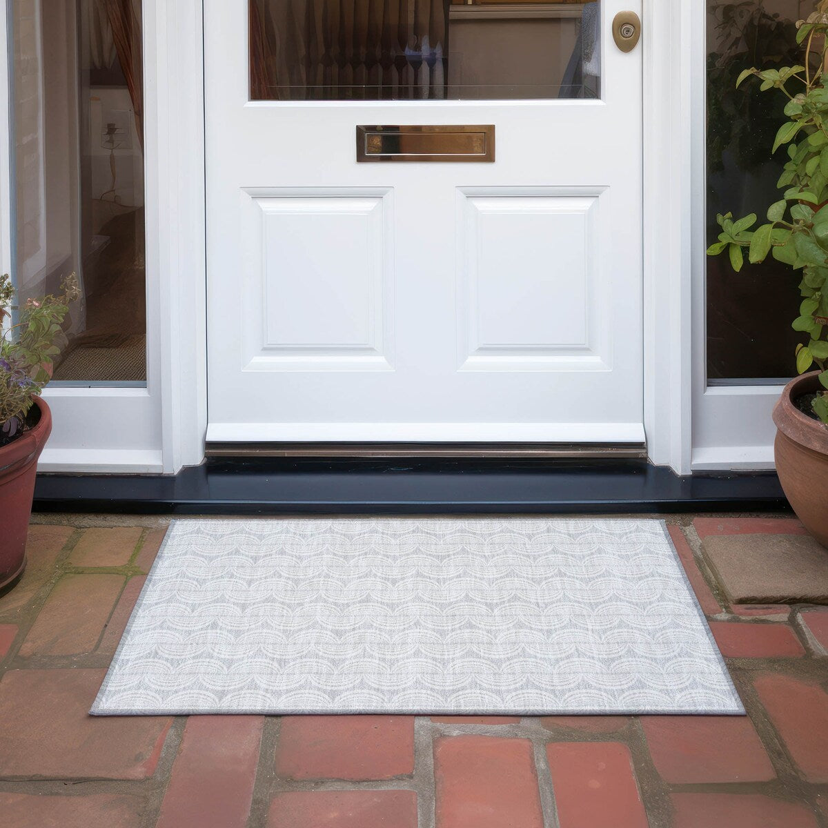 Machine Washable Indoor/ Outdoor Wavy Modern Chantille Rug