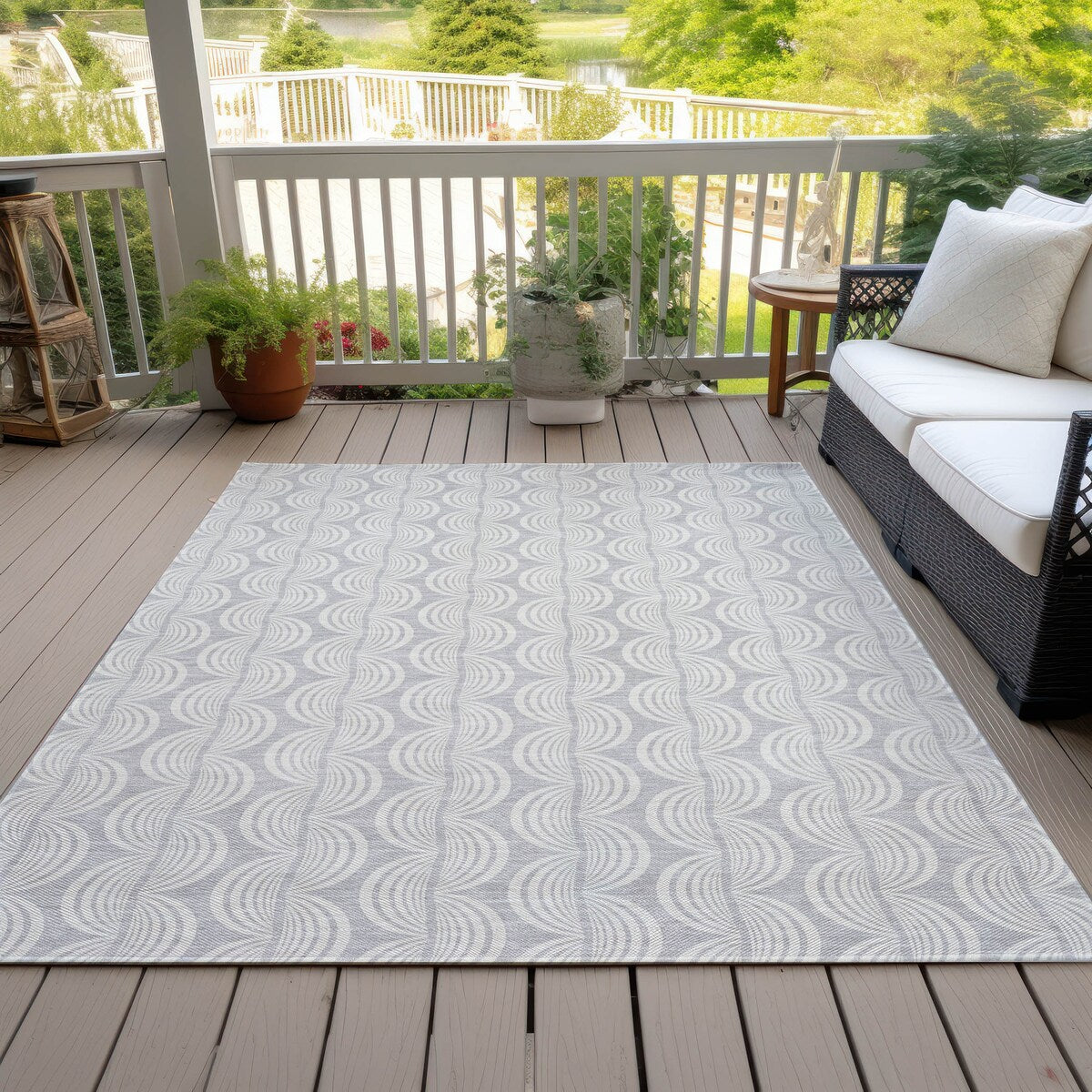 Machine Washable Indoor/ Outdoor Wavy Modern Chantille Rug