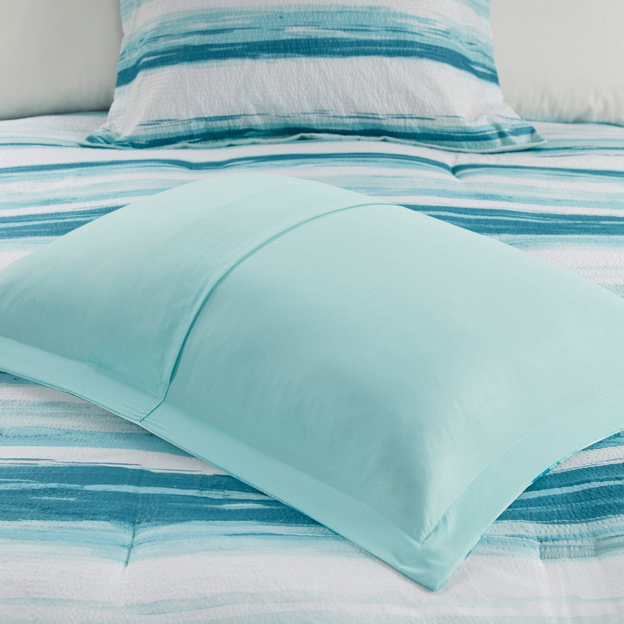 Madison Park Anchorage 8 Piece Printed Seersucker Comforter and Quilt Set Collection