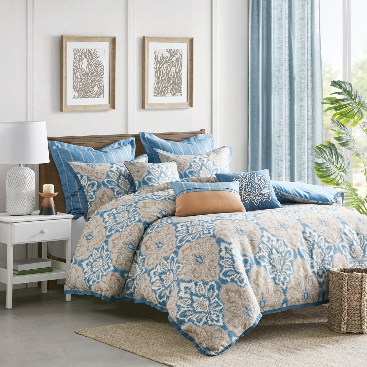 Madison Park Signature Caspian Blue Medallion Print Comforter Set