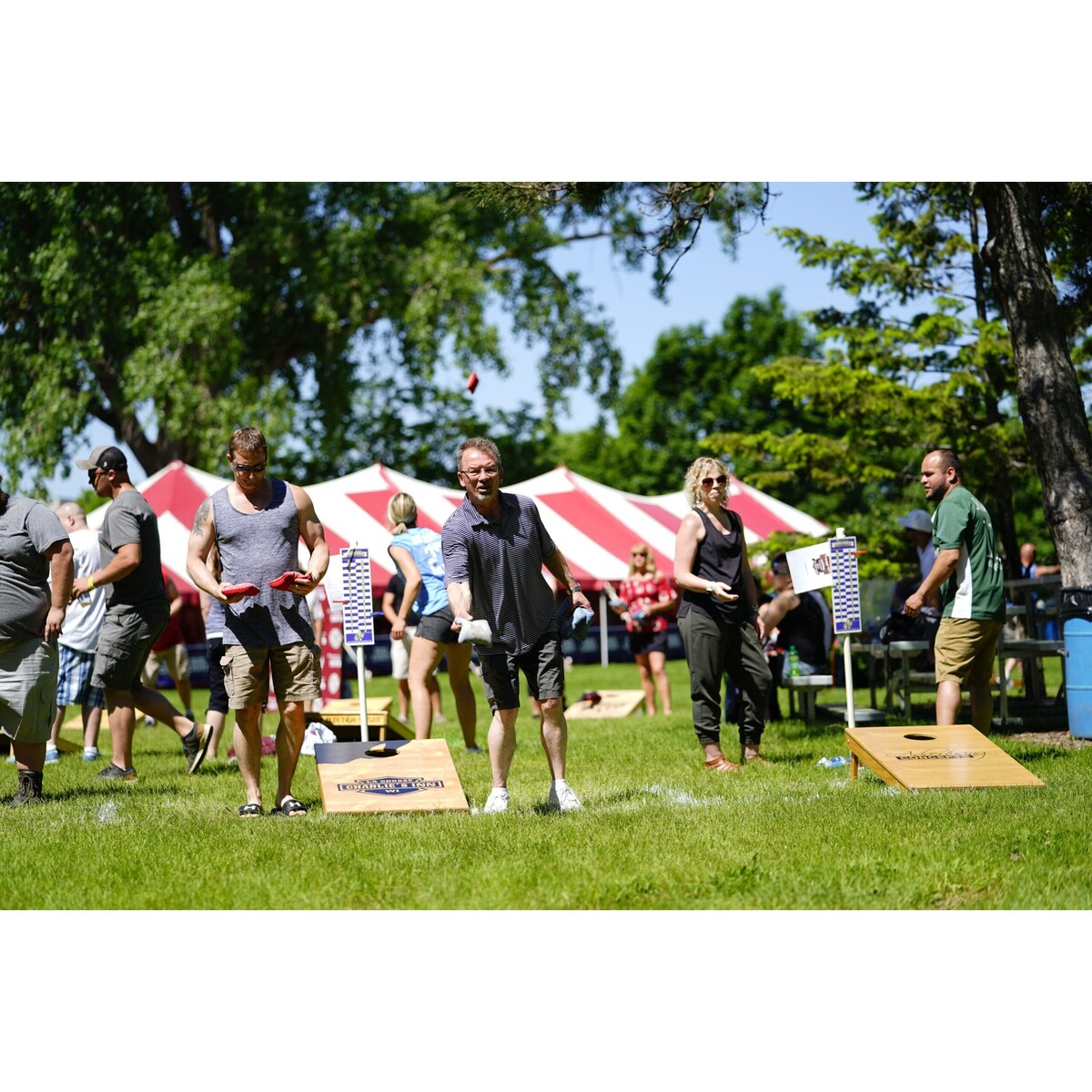 Manhattan College Jaspers LED 2x3 Cornhole Set