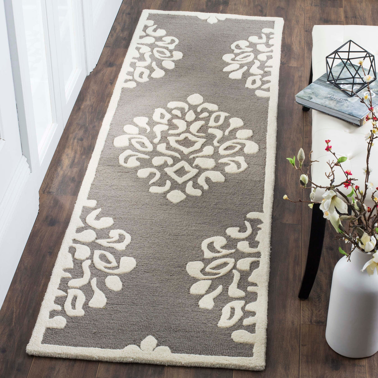 Martha Stewart by SAFAVIEH Floral Damask Wool Rug