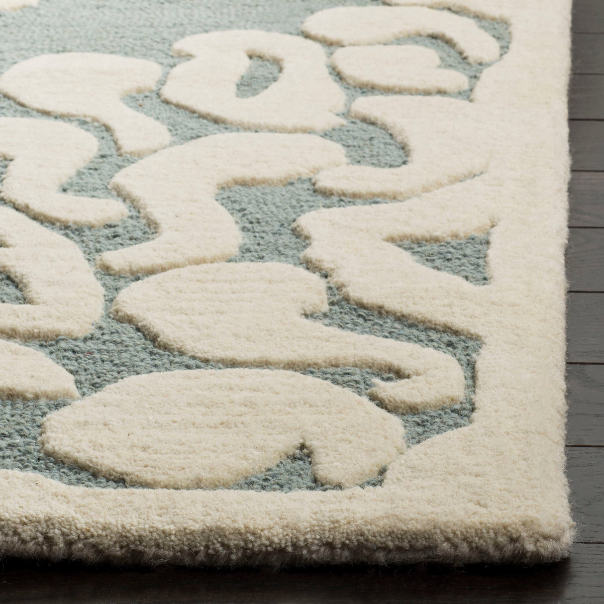 Martha Stewart by SAFAVIEH Floral Damask Wool Rug