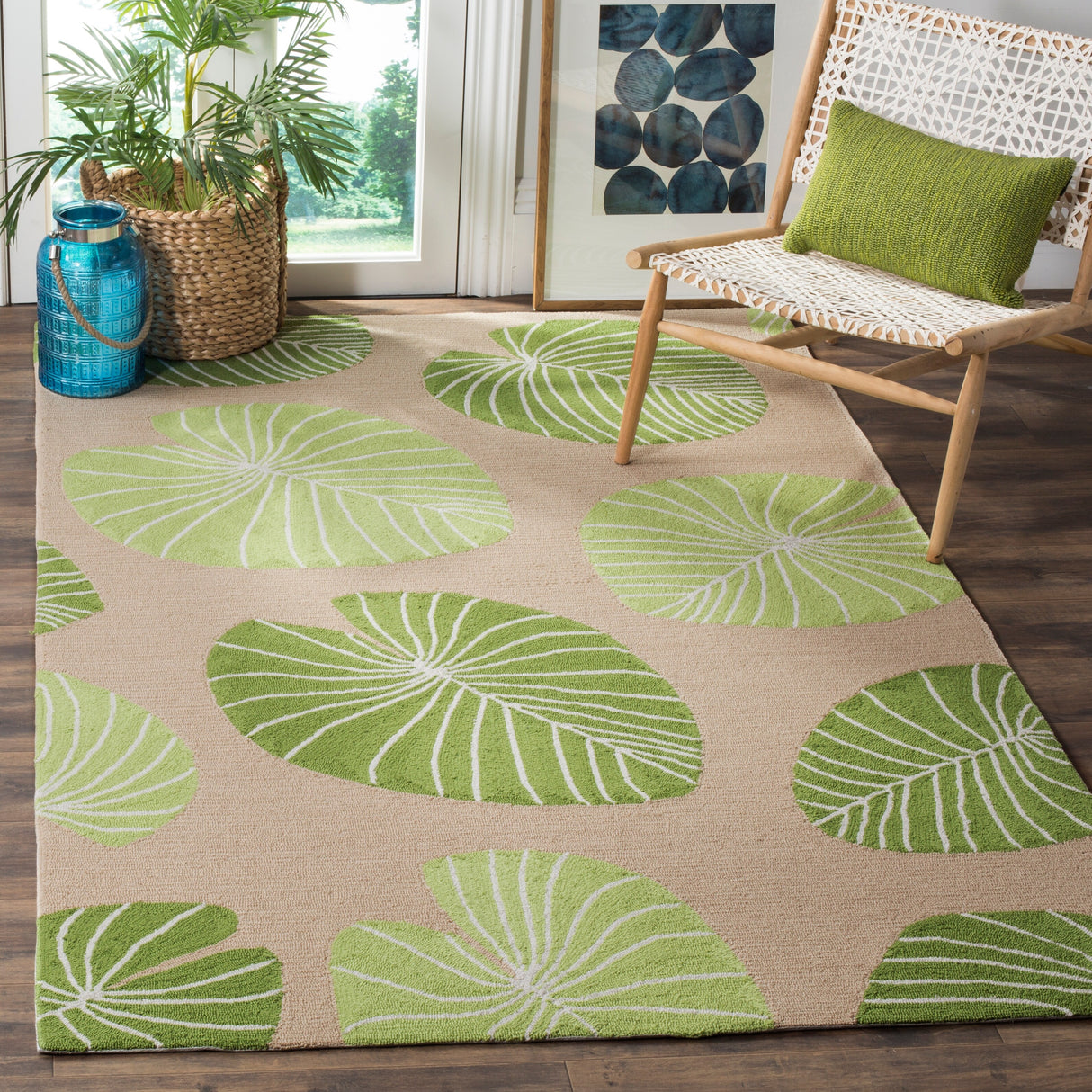 Martha Stewart by SAFAVIEH Hand-hooked Lily Pad Rug