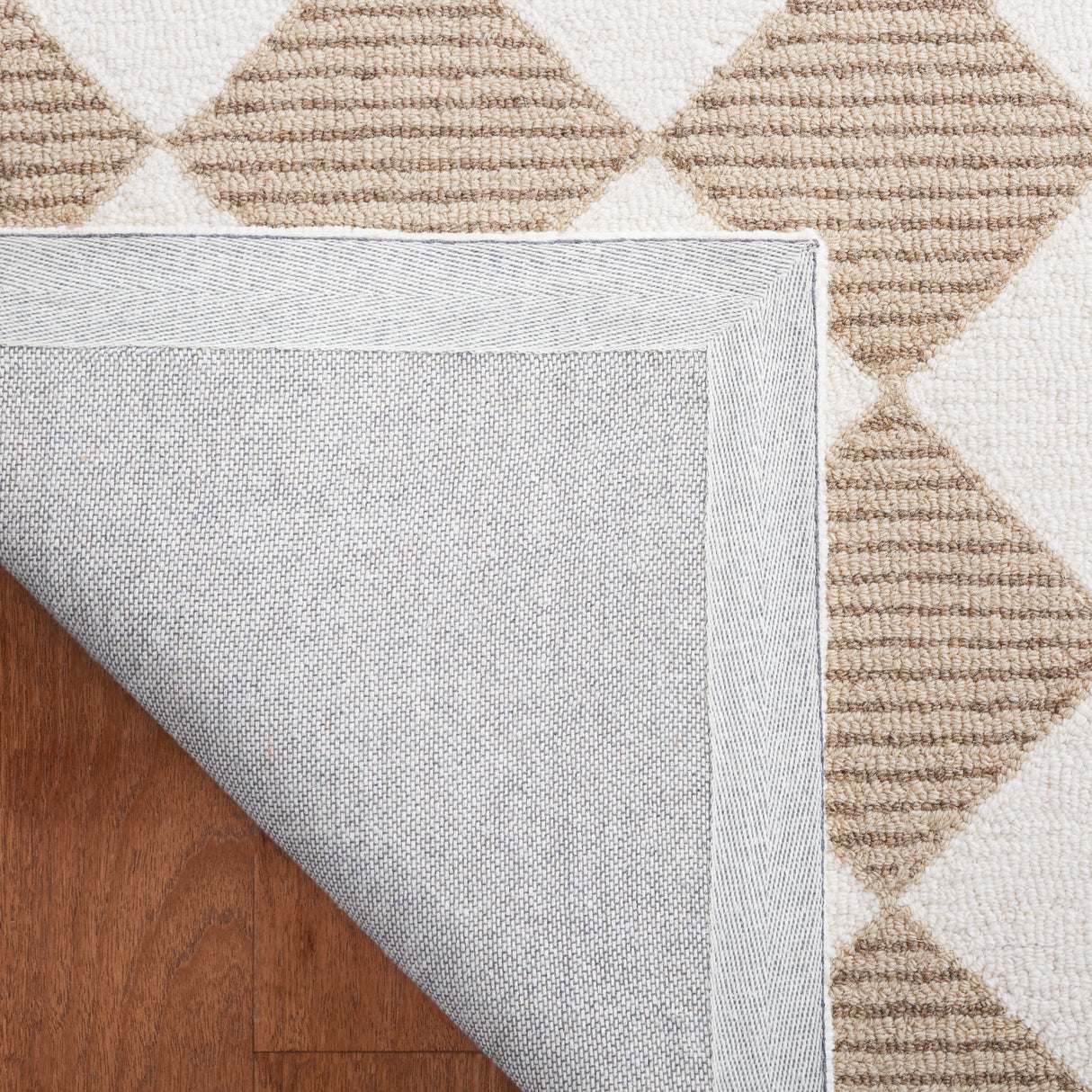 Martha Stewart by SAFAVIEH Jesusa Checkered Wool Rug