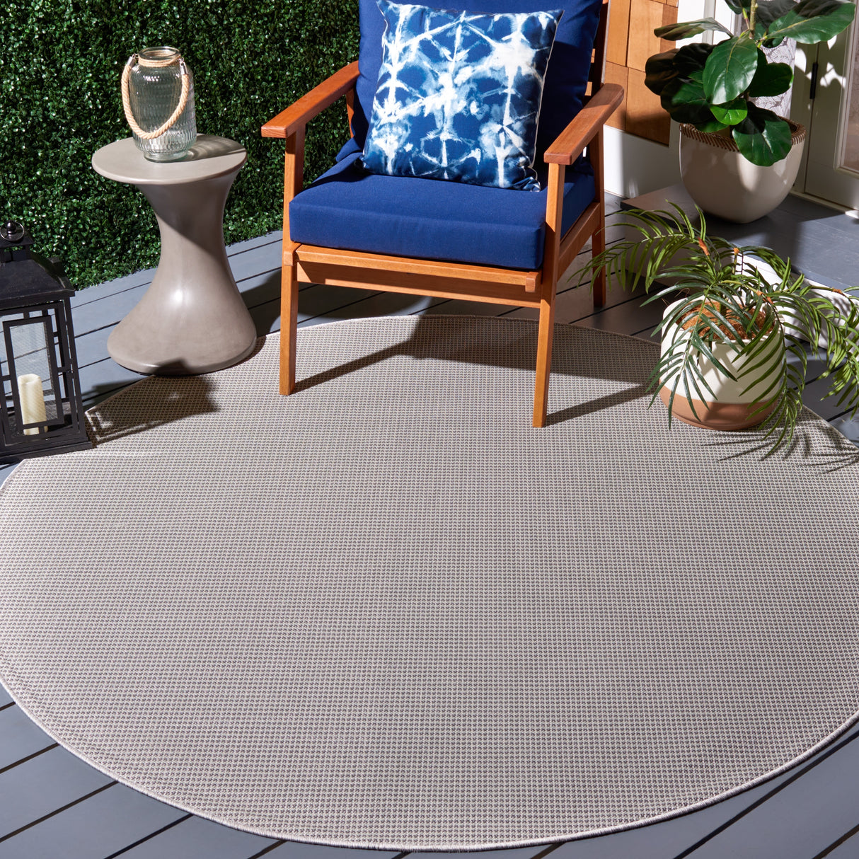 Martha Stewart by SAFAVIEH Silvestra Indoor/ Outdoor Rug