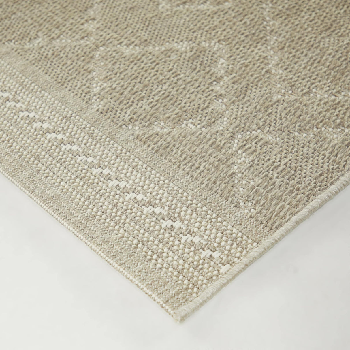 Mattei Diamond Trellis Indoor/Outdoor Area Rug