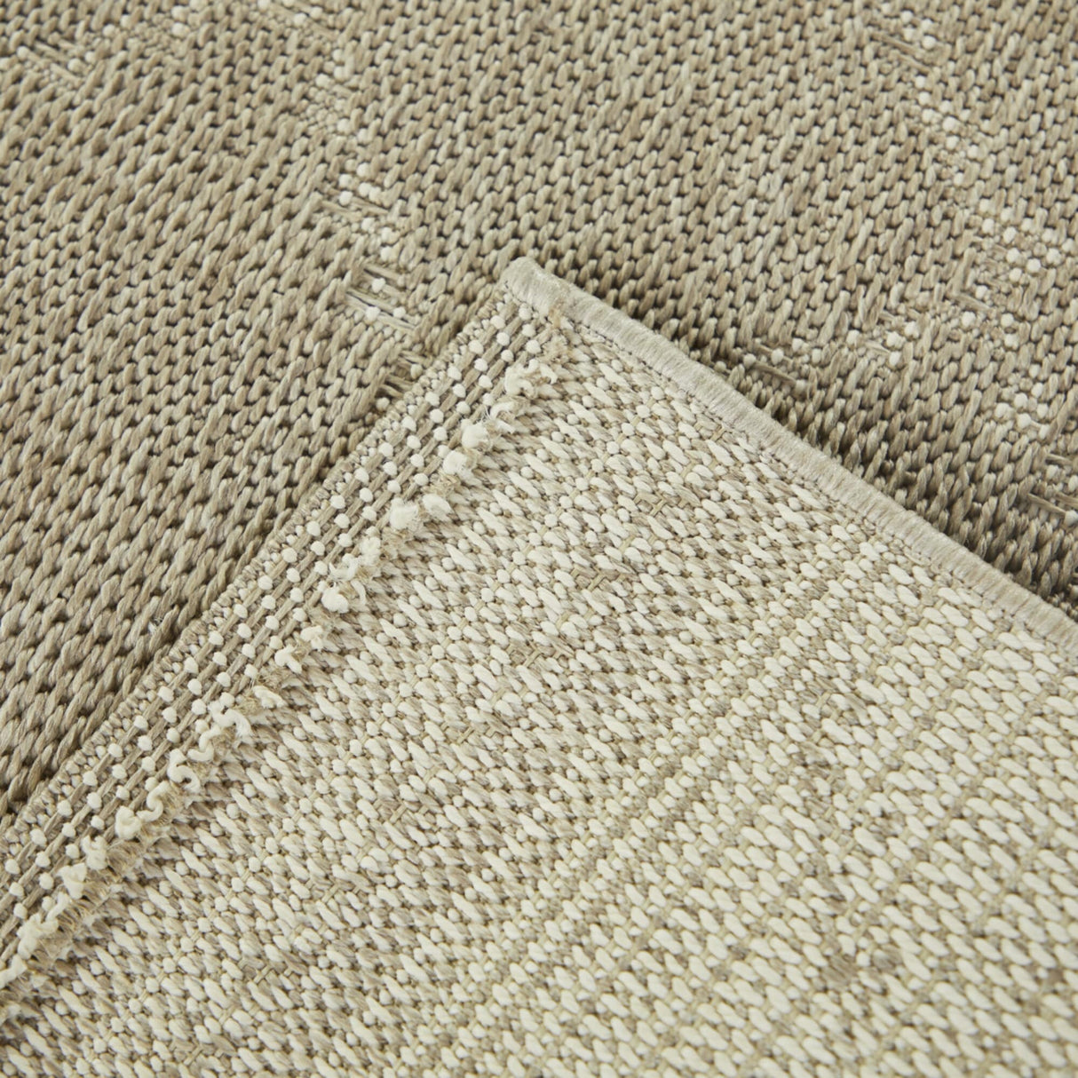 Mattei Diamond Trellis Indoor/Outdoor Area Rug