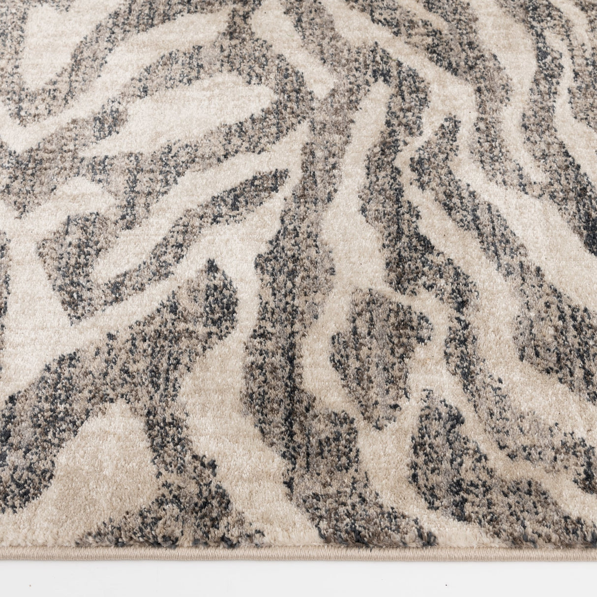 Loomaknoti Mendez Violtinz Gray Area Rug