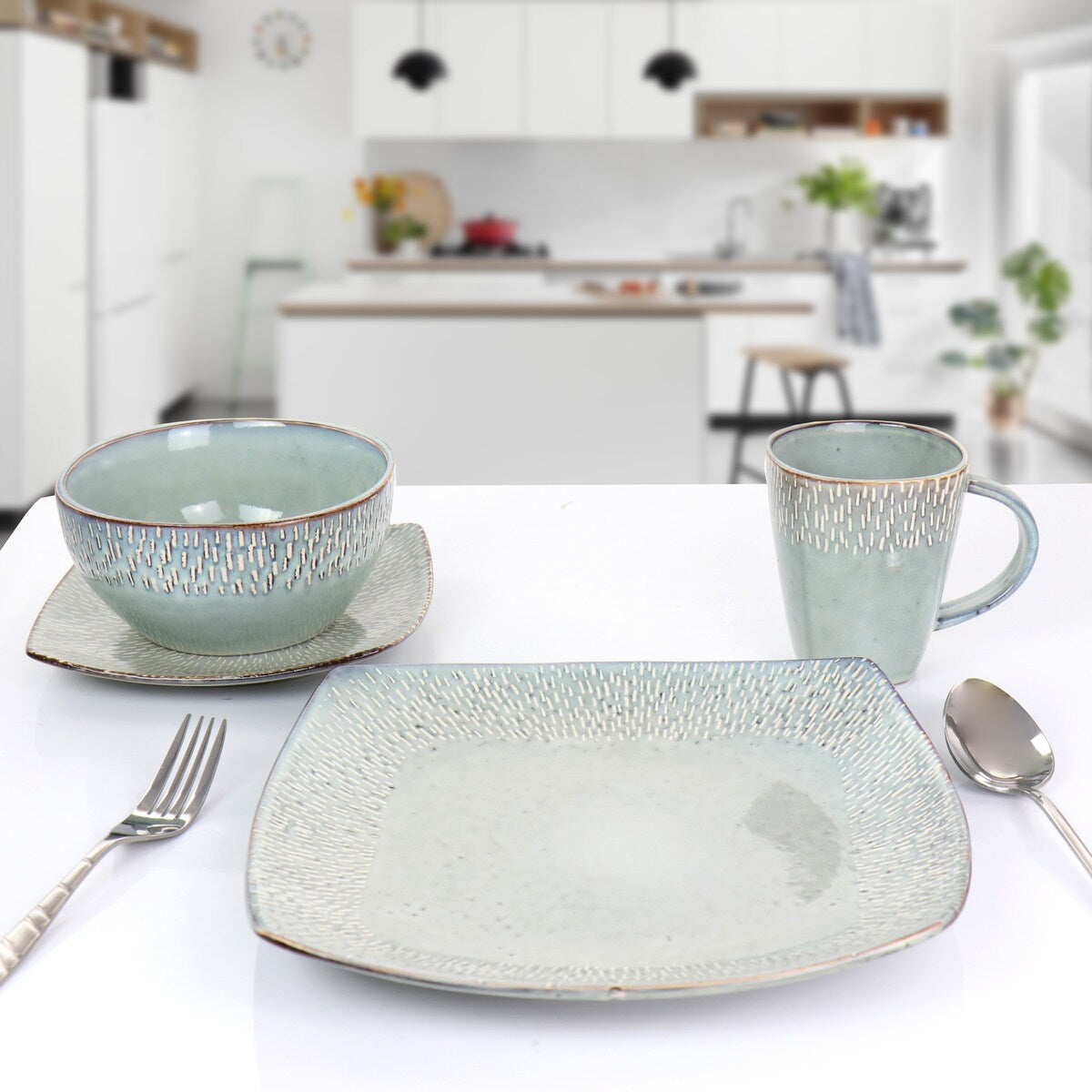 Meritage 16 Piece Stoneware Dinnerware Set in Gray (Service for 4)