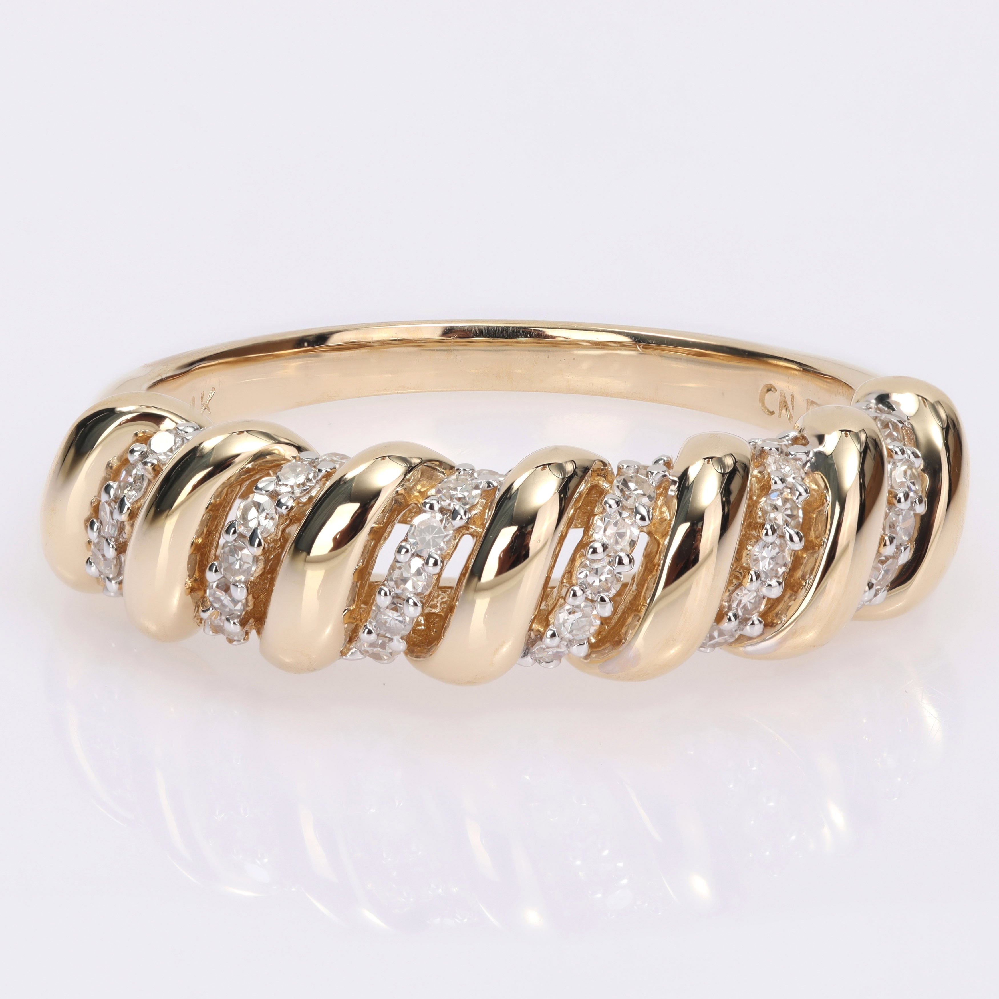 Miadora 1/5ct TDW Diamond Swirl Anniversary Band in 14k Yellow Gold