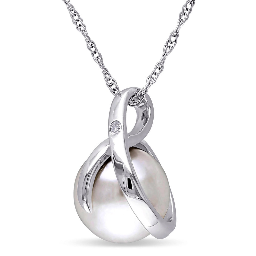 Miadora 10k White Gold Cultured Freshwater Pearl and Diamond Accent Necklace (8-8.5 mm)