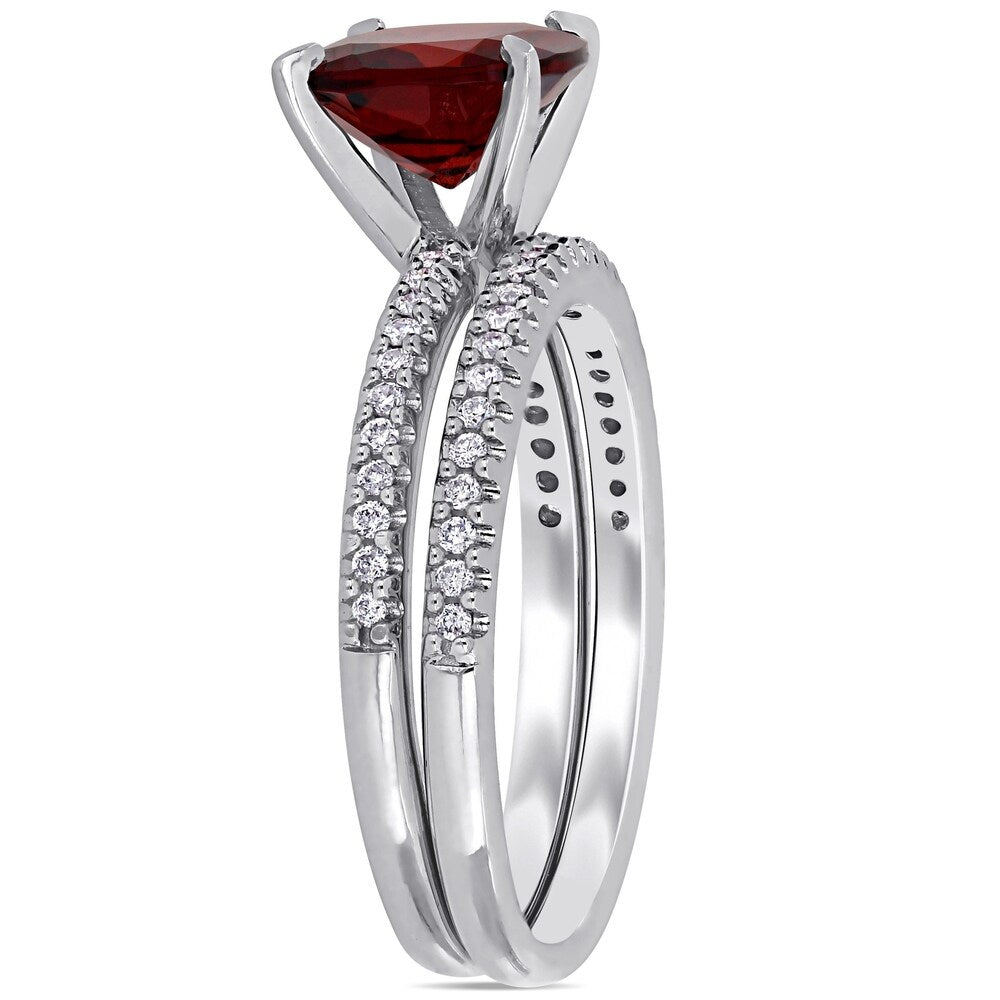 Miadora 14k White Gold Garnet and 1/4ct TDW Diamond Bridal Ring Set