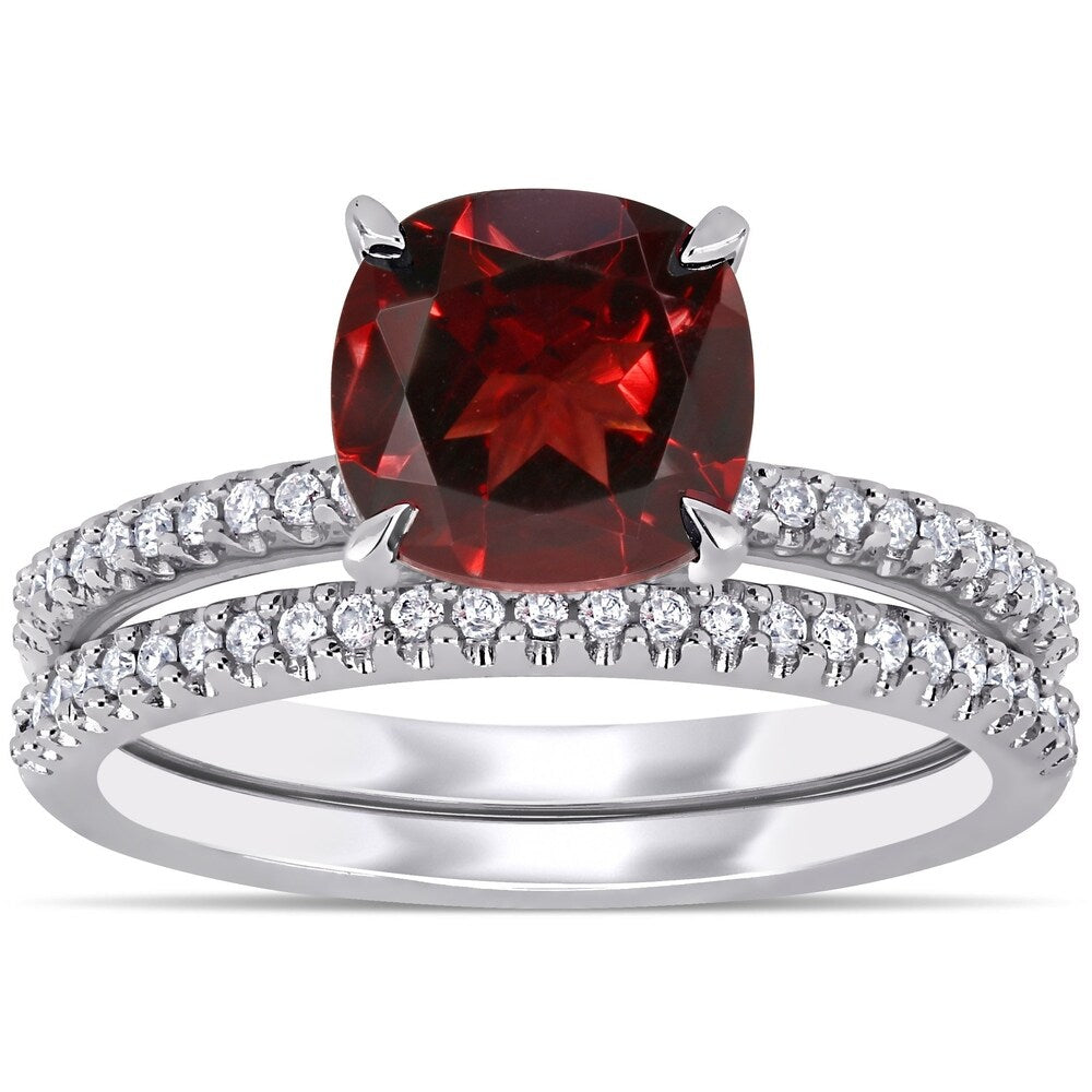 Miadora 14k White Gold Garnet and 1/4ct TDW Diamond Bridal Ring Set
