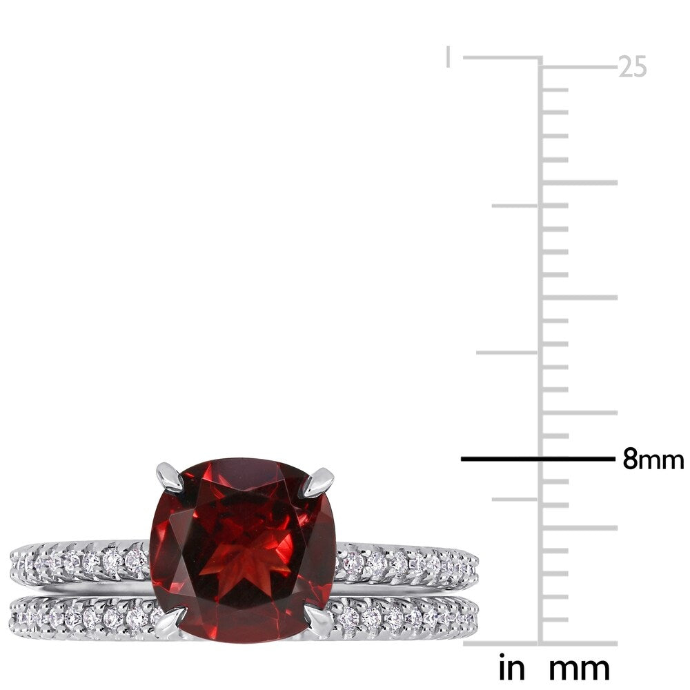 Miadora 14k White Gold Garnet and 1/4ct TDW Diamond Bridal Ring Set