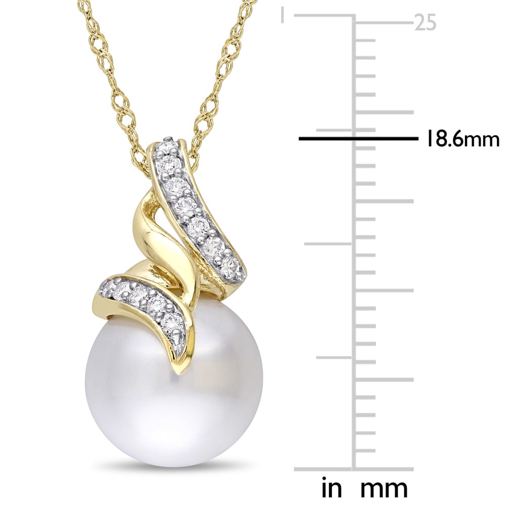 Miadora Signature Collection 14k Yellow Gold South Sea and 1/10ct TDW Diamond Swirl Solitaire Drop Necklace (9.5-10 mm) - White