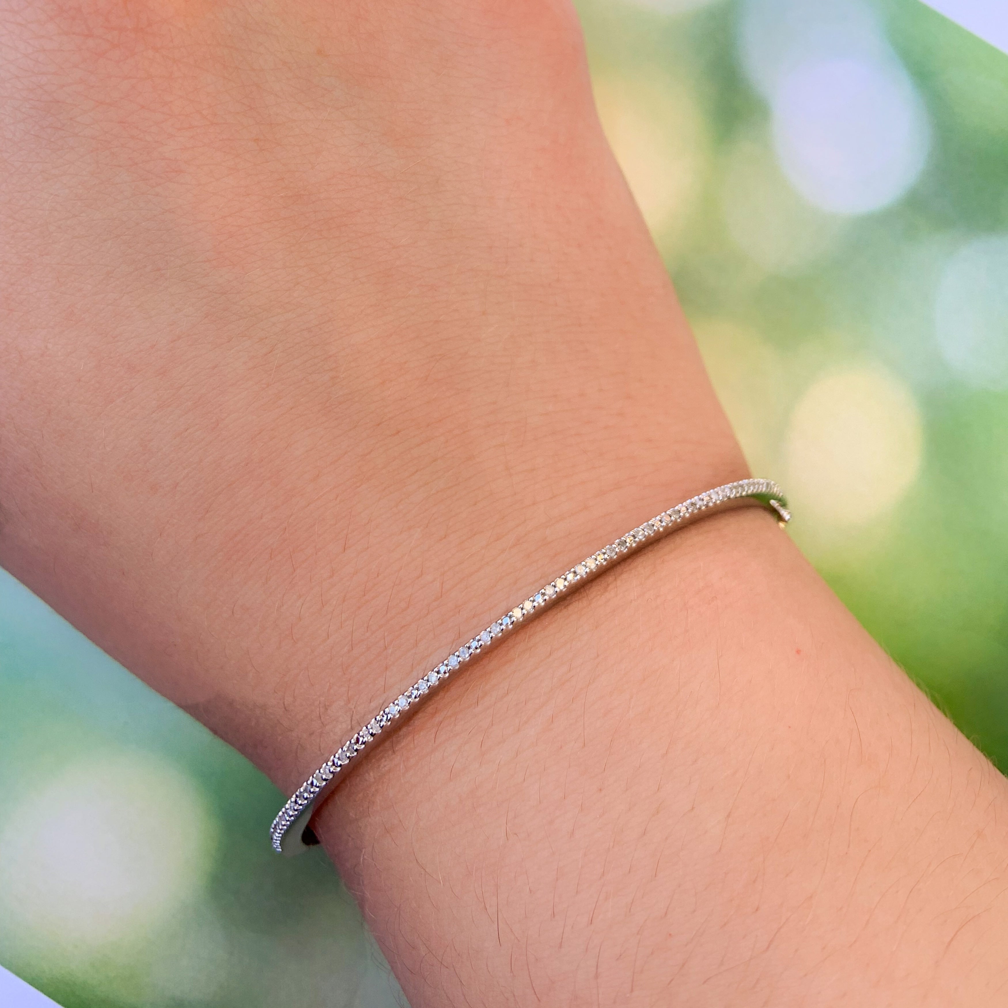 Miadora Sterling Silver 1/4ct TDW Diamond Bangle Bracelet - White