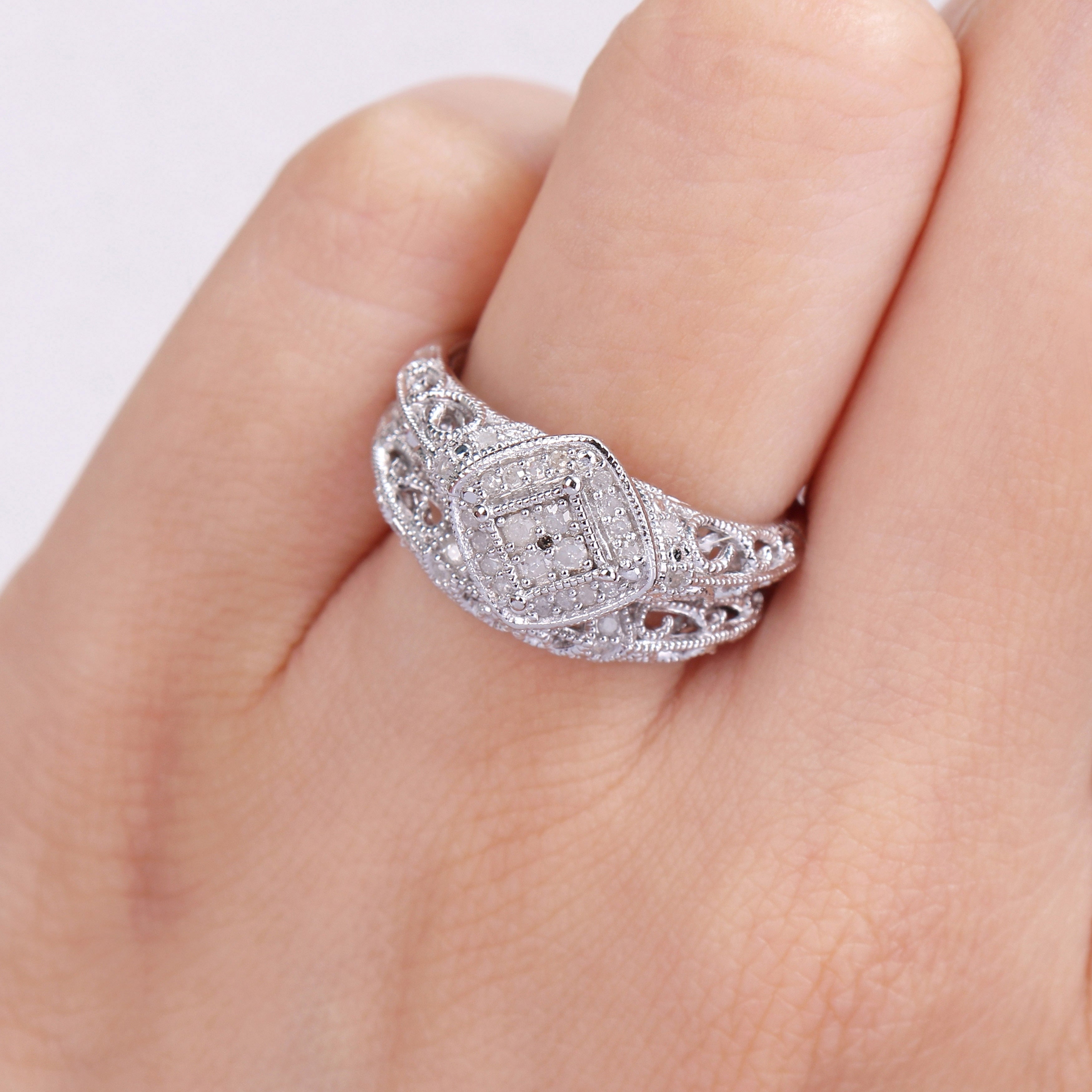 Miadora Sterling Silver 1/5ct TDW Diamond Vintage Bridal Ring Set