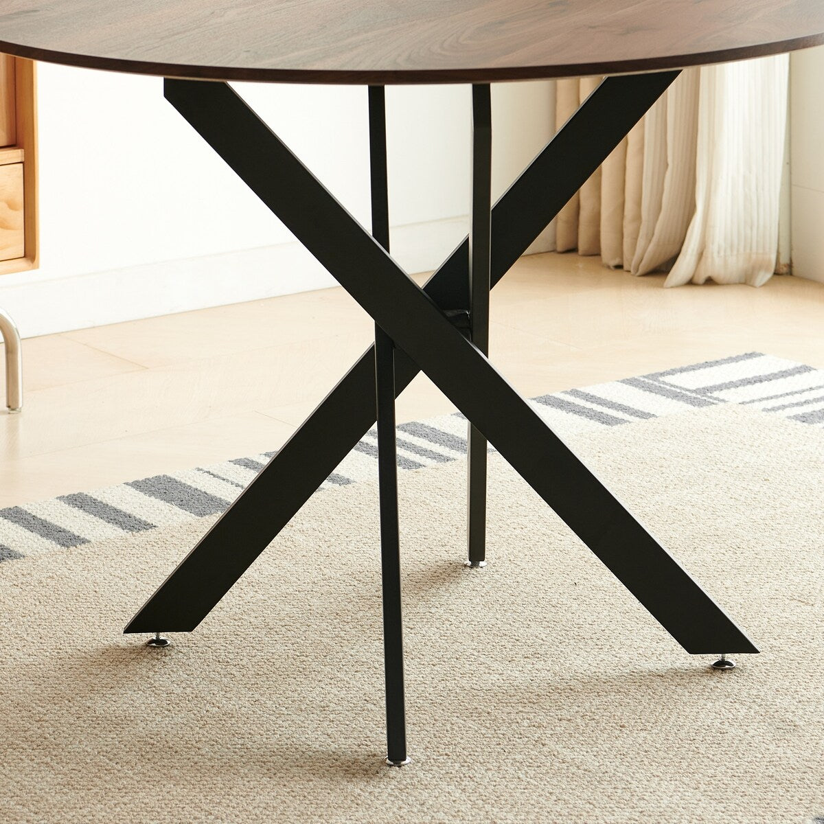 Mid-century Dining Table With Round Table Top Pedestal Dining Table